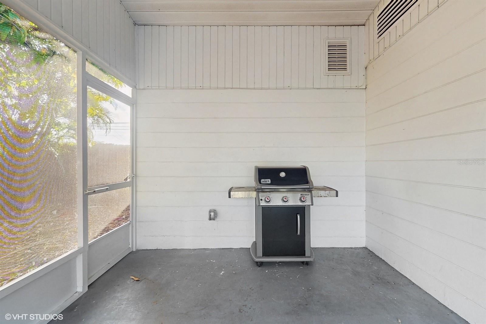 Enclosed Patio/Carport