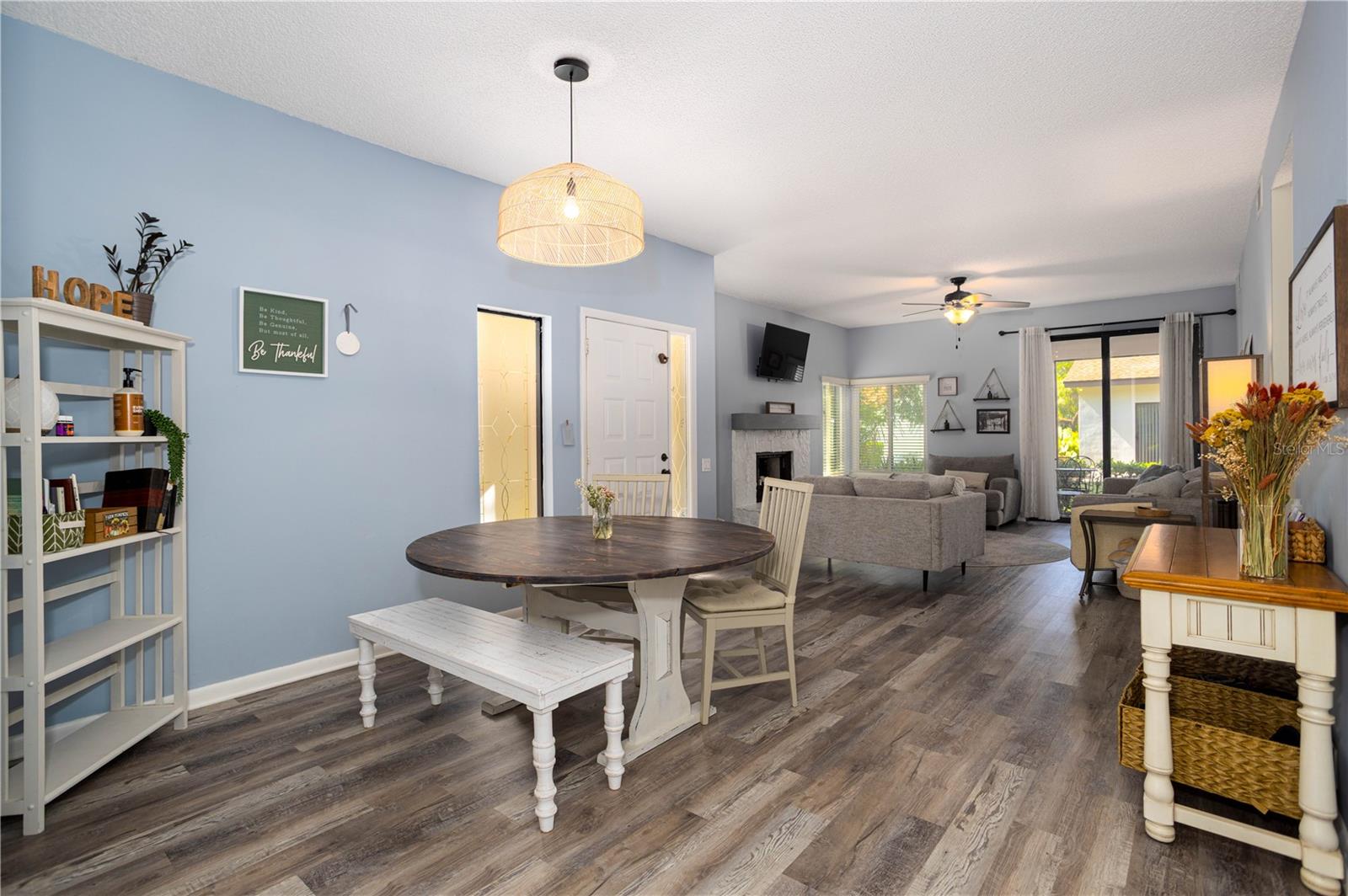 Open Floor Plan!