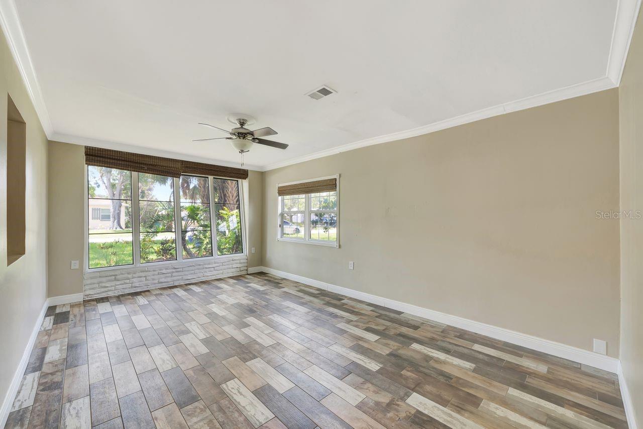 Living/Family Room Vacant