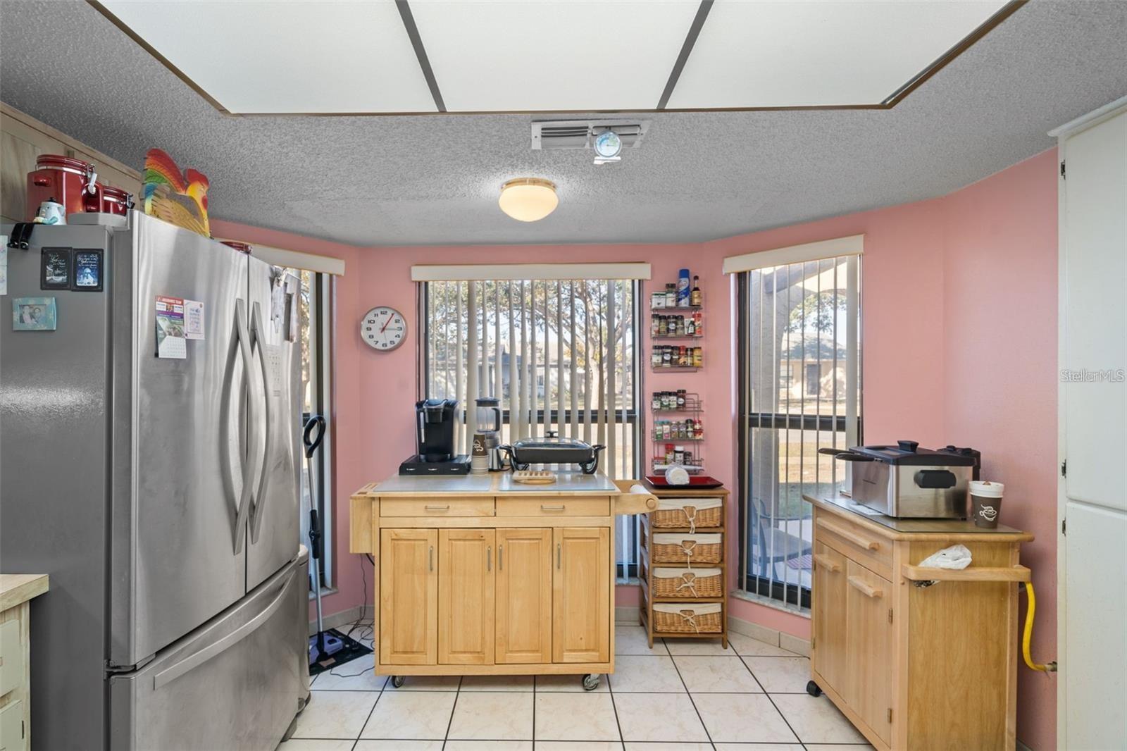 KITCHEN BAY WINDOW