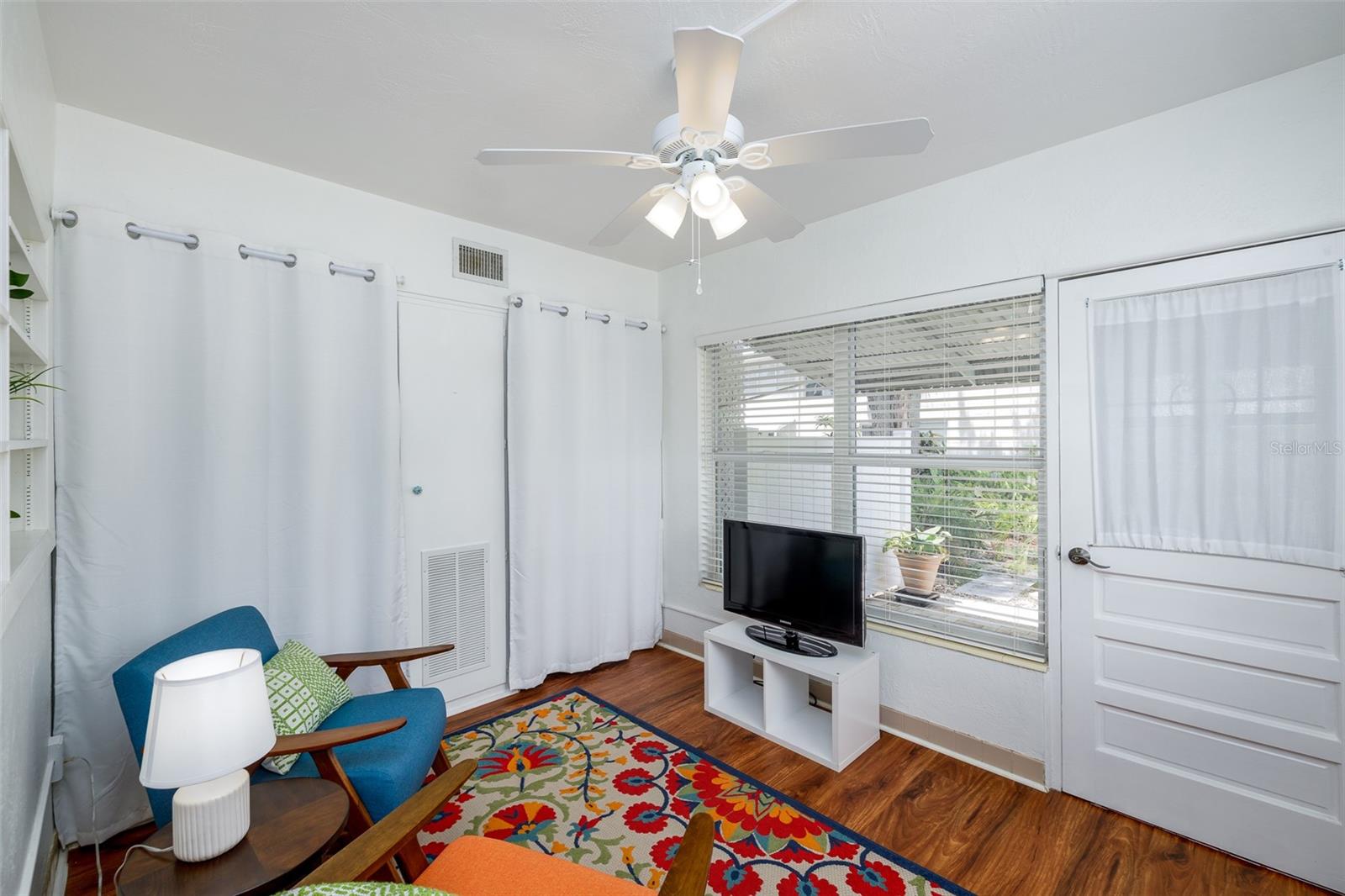 This heated and cooled bonus space is cable-connected and makes a great den, hobby space, or guest area—with private patio access and views of the landscaped garden.