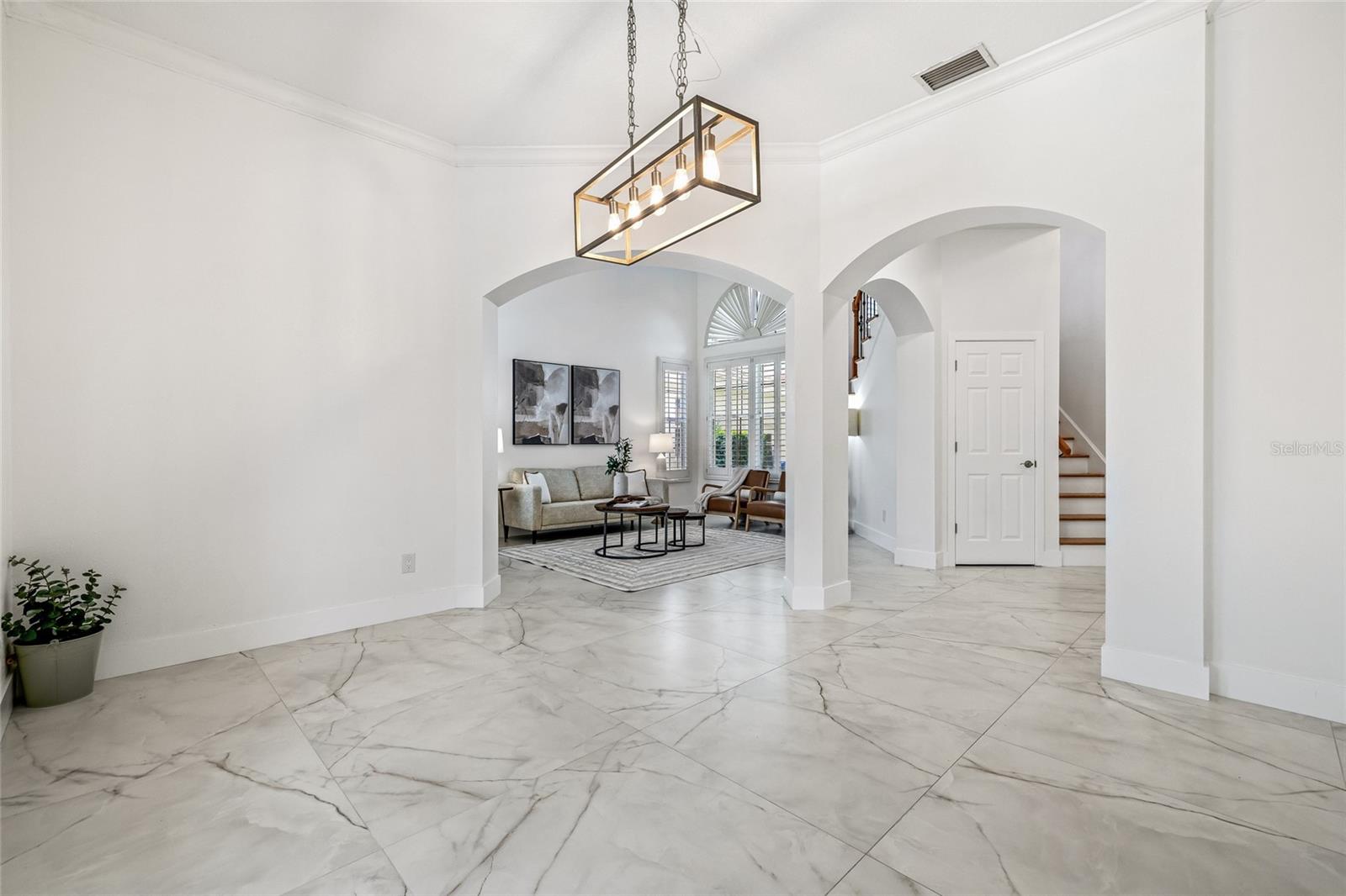 Dining room without staging.