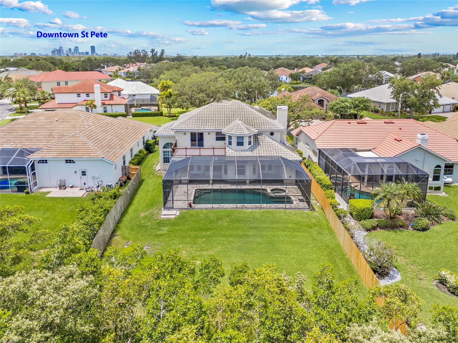 Unbelieveable space and lawn to roam in the backyard.