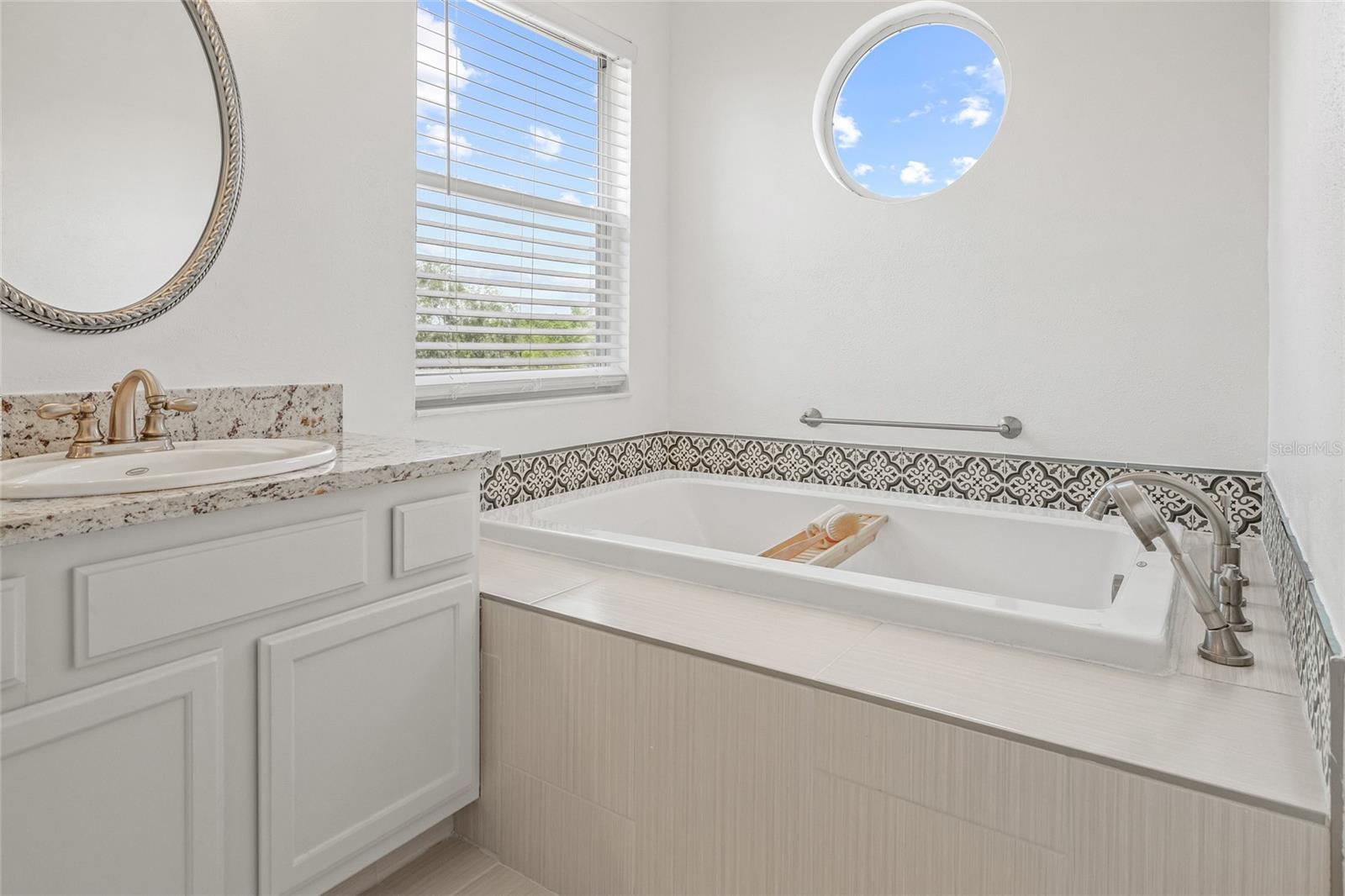 Relax with a bubble bath in the garden tub.