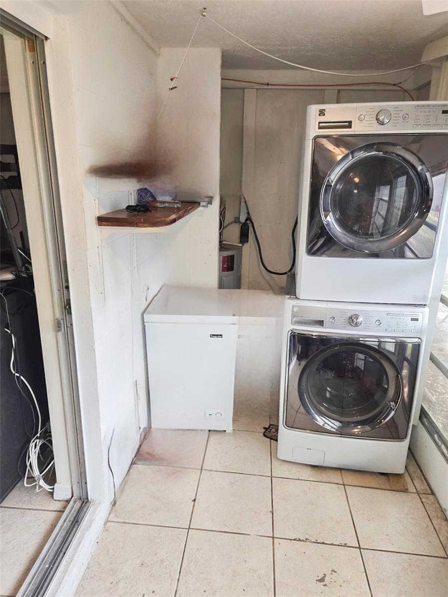 Laundry Area/Florida Room