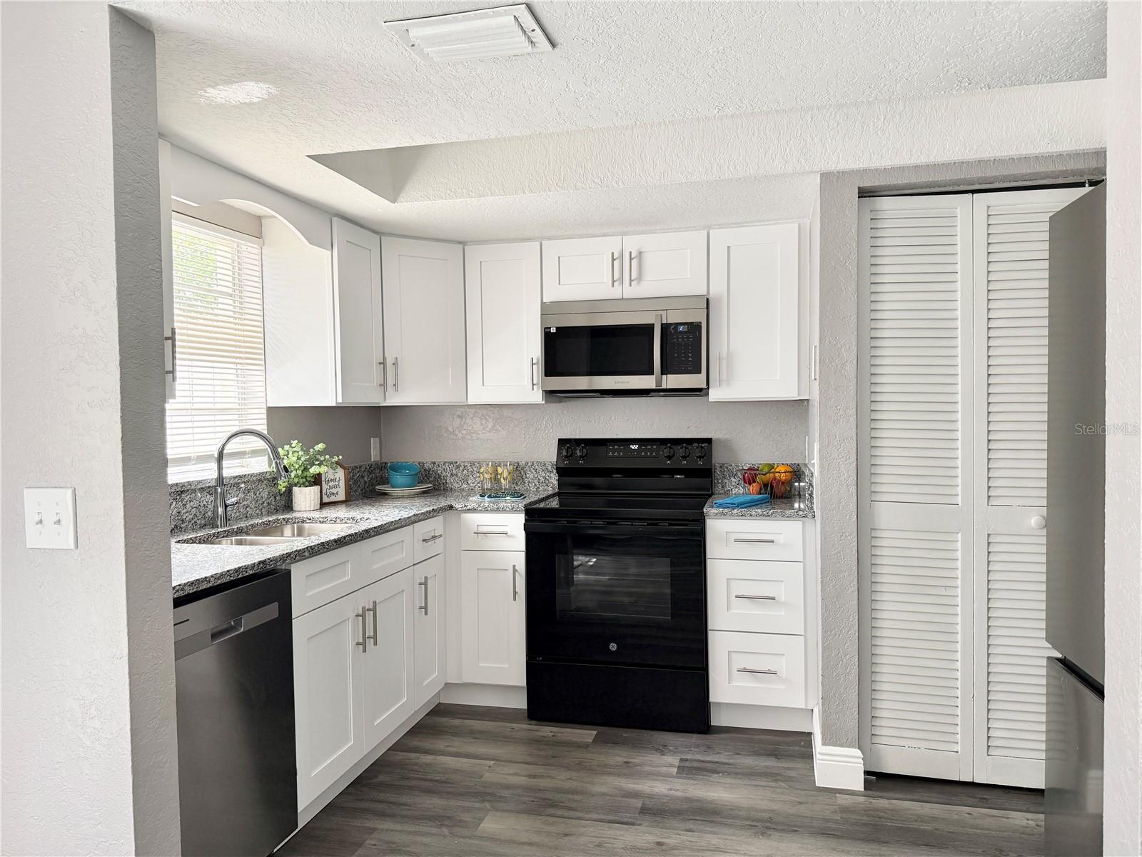 Kitchen - Closet Pantry