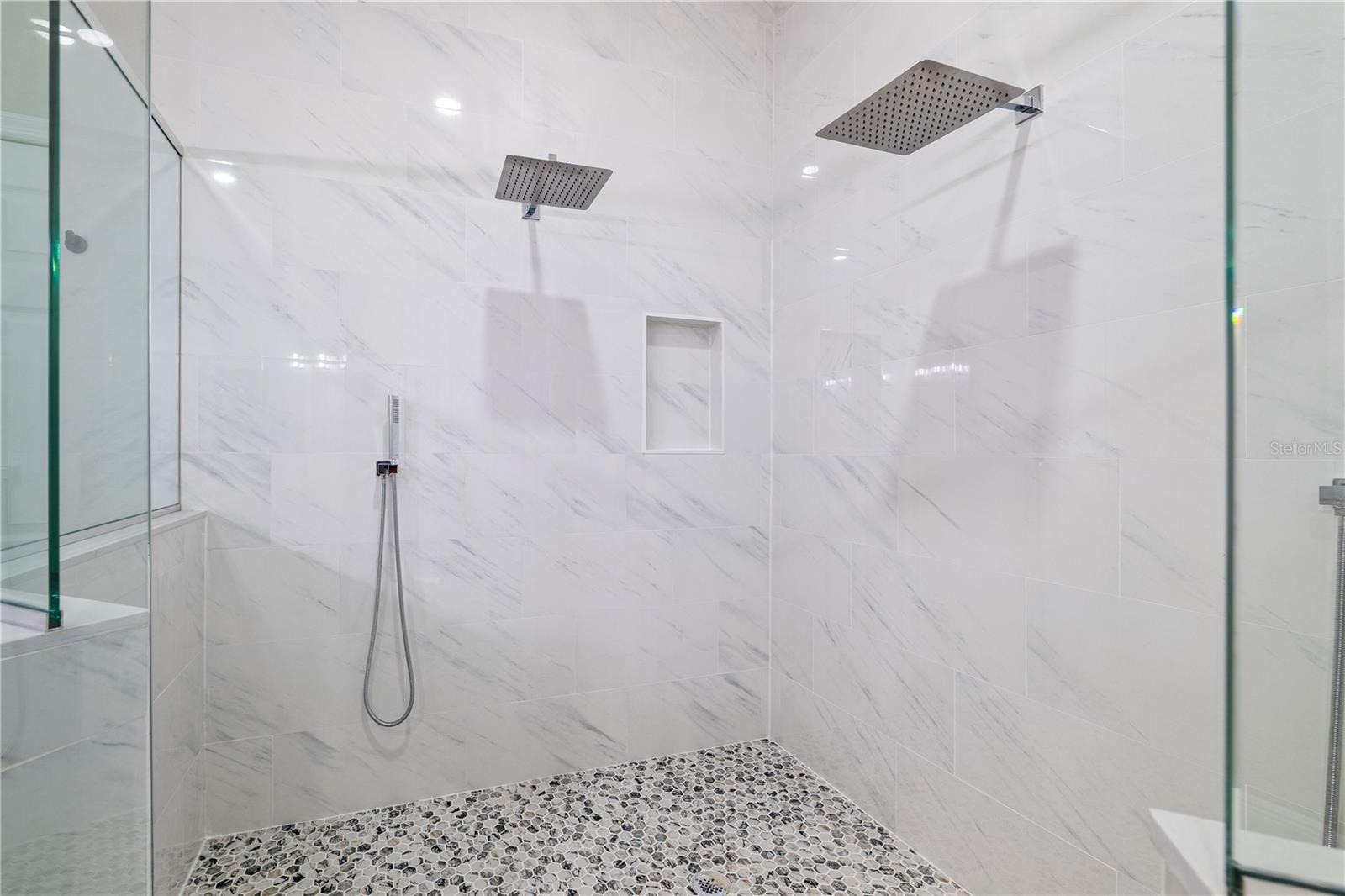 Walking shower with double shower heads