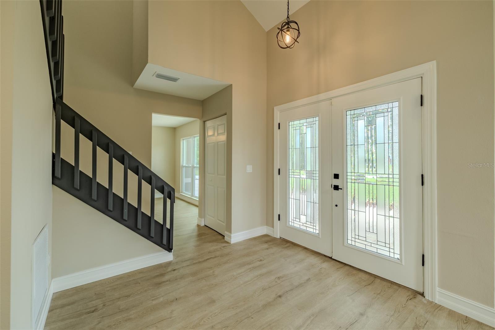 Front Entryway w/ Stairway to 2nd Floor