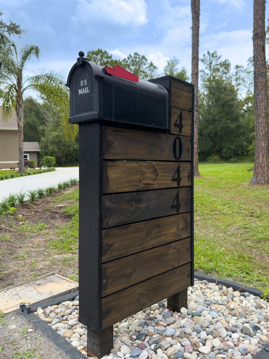 Decorative Mailbox