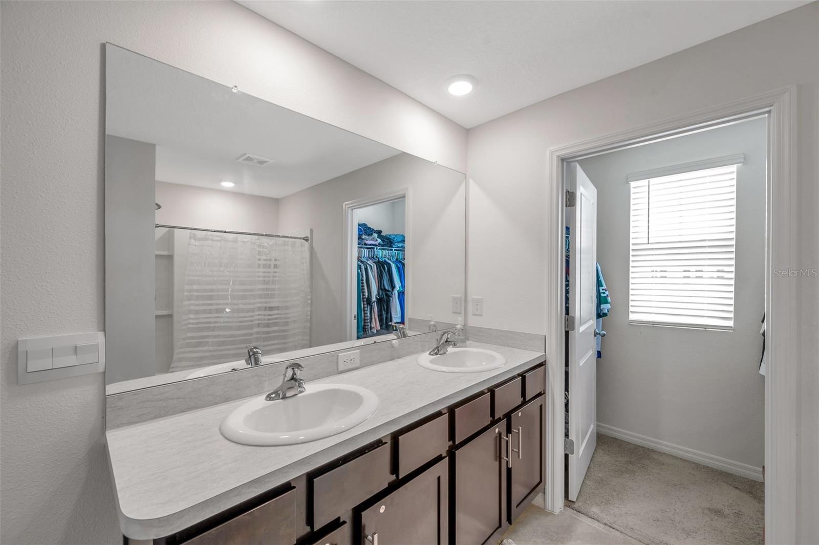 Owners ensuite, walk-in closet 2