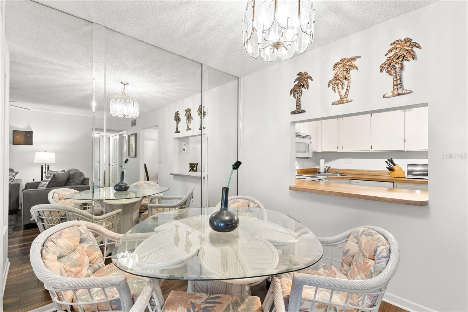 Dining room area with breakfast