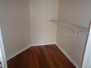 Walk-in closet BR 1