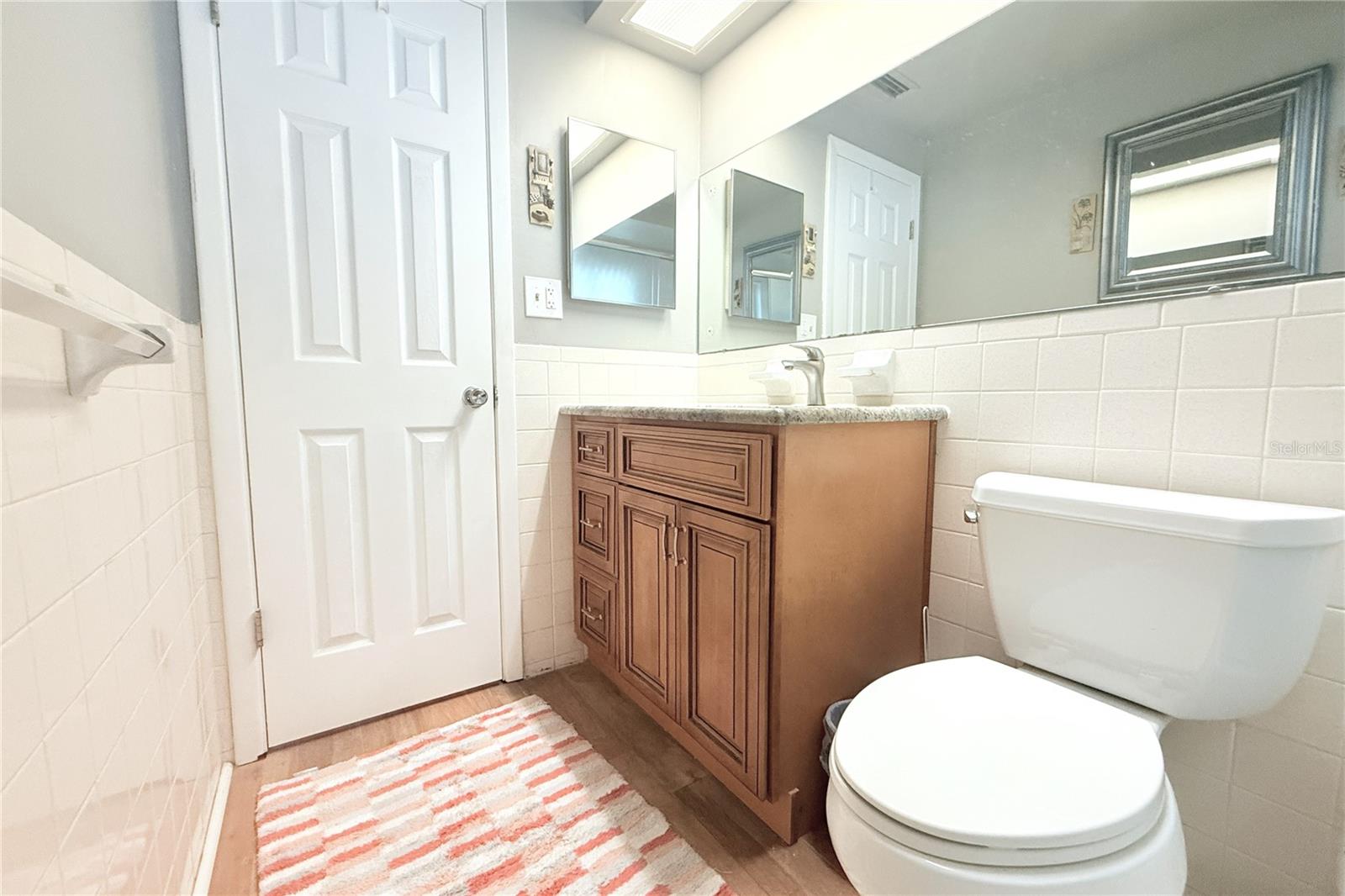 INTERIOR BATHROOM