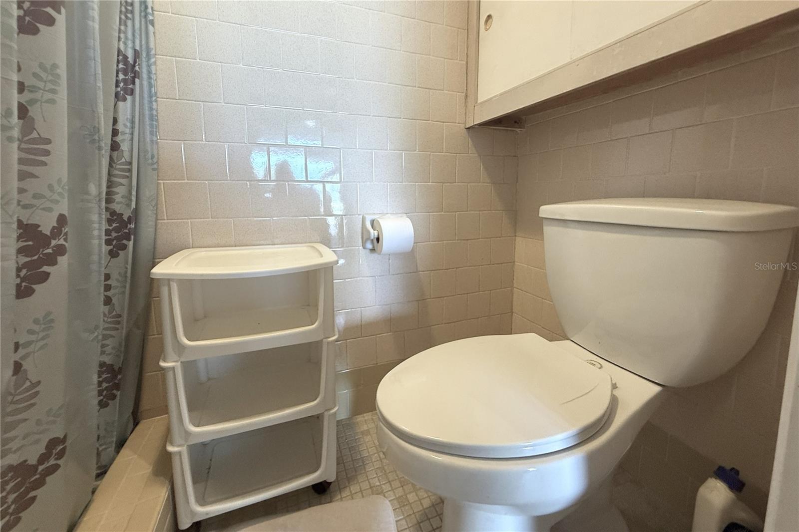 BATHROOM 2 IN GARAGE