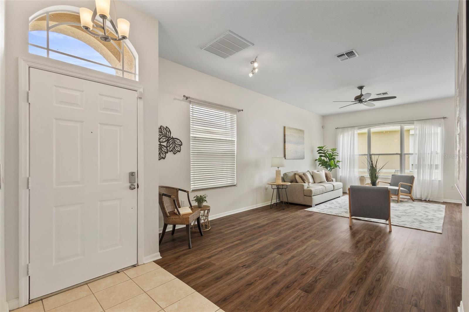 Oversized great room filled with sunlight