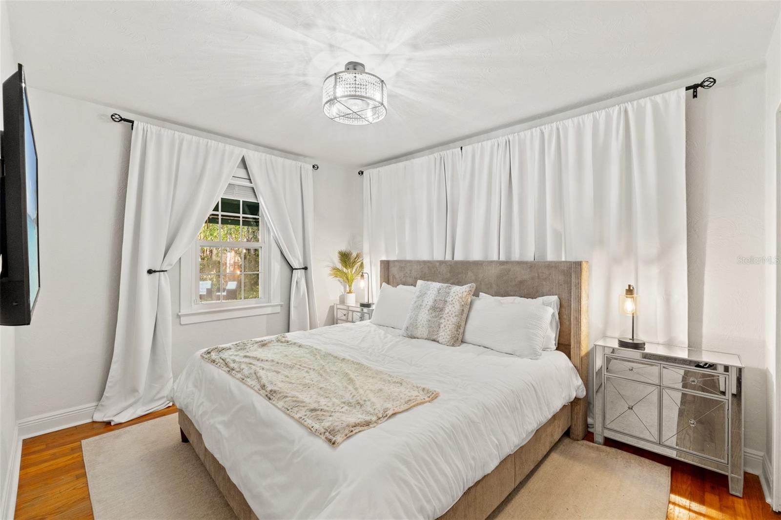 Bedroom 3 - King Bed with Dual Closets