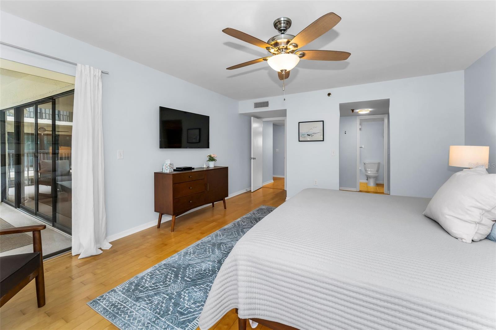 ... Plenty of Wall Space For Art Work.. Guest Bathroom is on The Left. Split Bedroom Plan Has Guest Bedroom to Left of Guest Bathroom..... Master Bedroom would be to The Right in Photo..