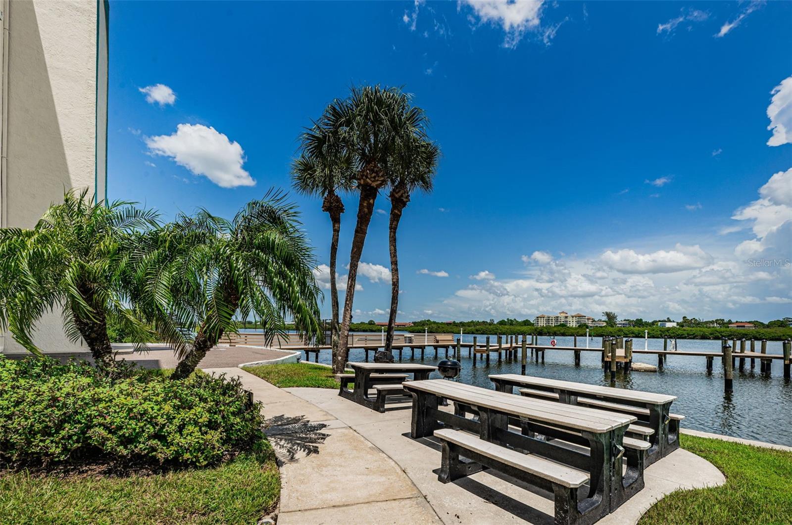 ... With about 300 Feet of Waterfront there are Numerous Lounging Areas along the Intracoastal.