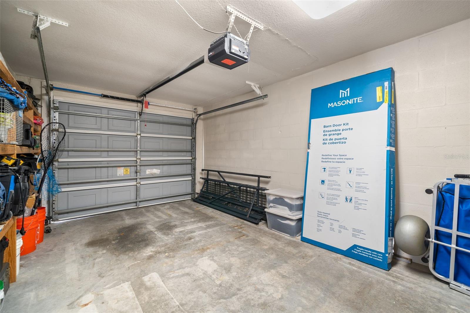 One car garage.