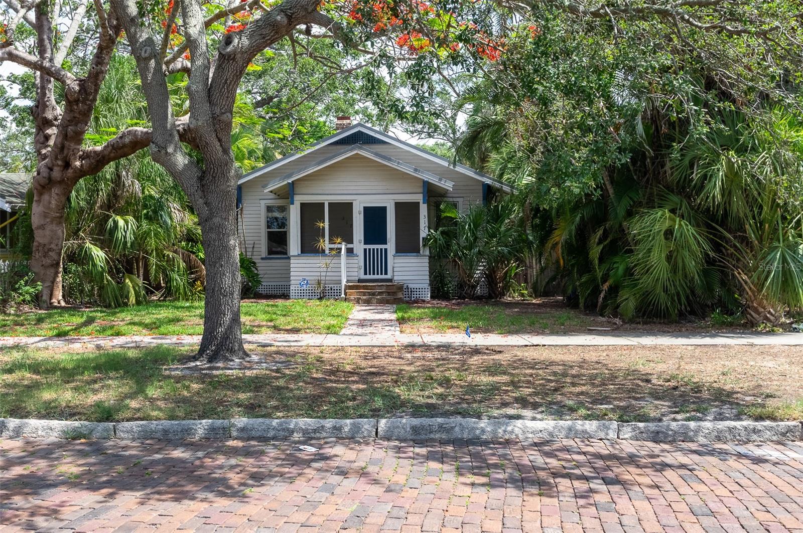 Welcome to 317 19th Ave South Diamond in the Rough!