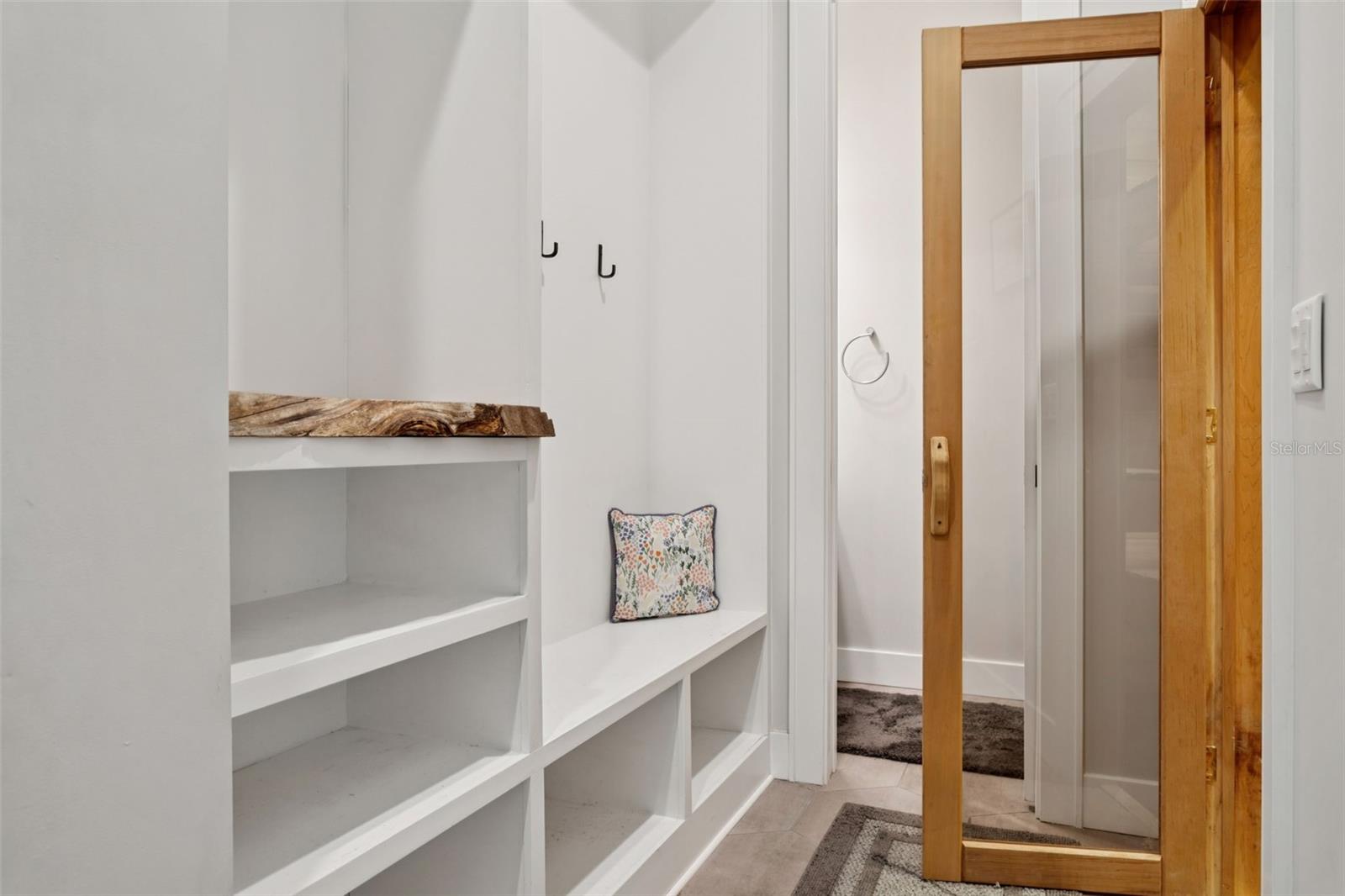 mud room