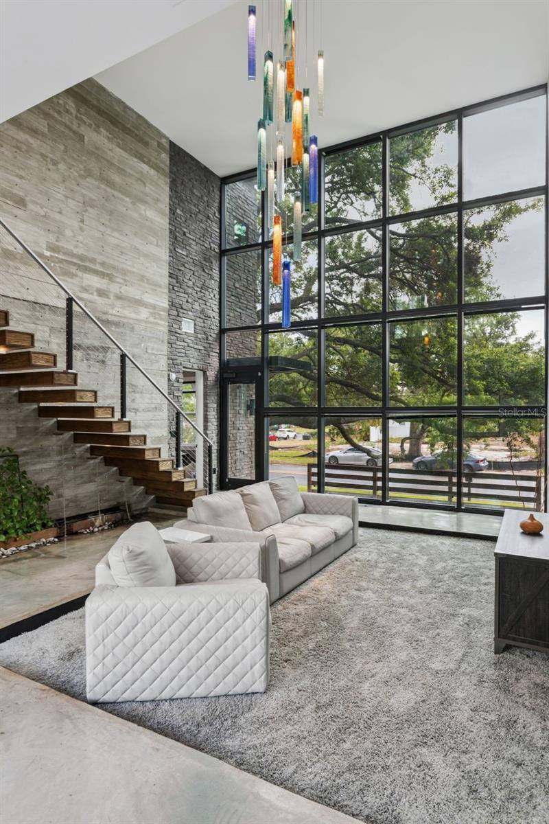 entryway/living