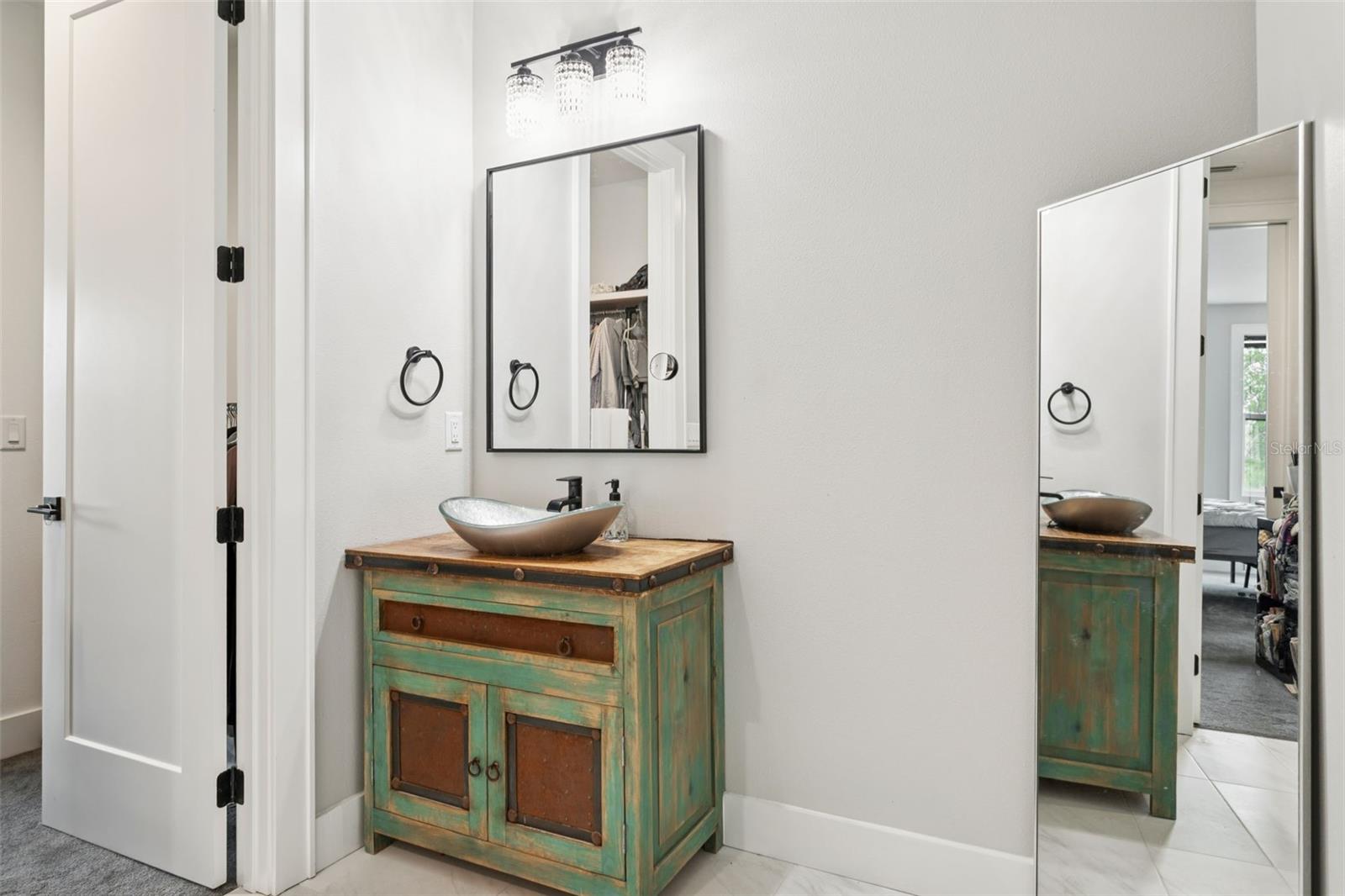bathroom suite 4