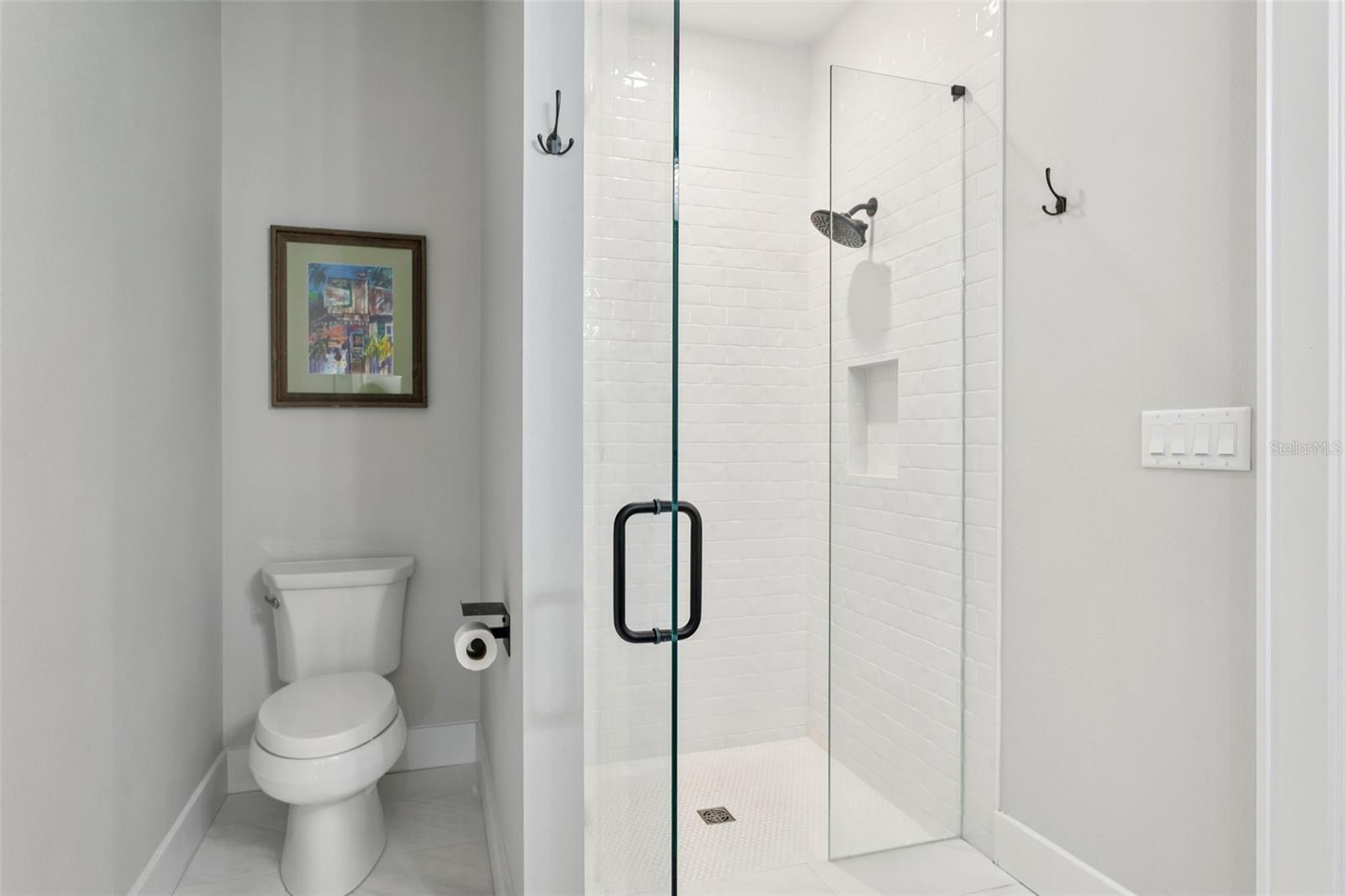 bathroom suite 4