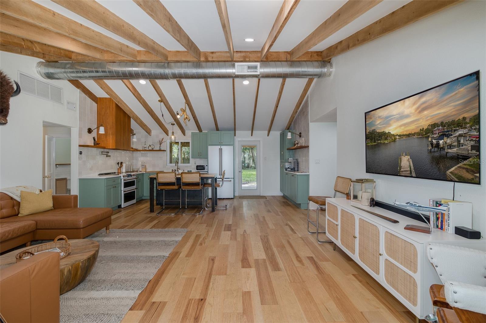 OPEN FLOOR PLAN