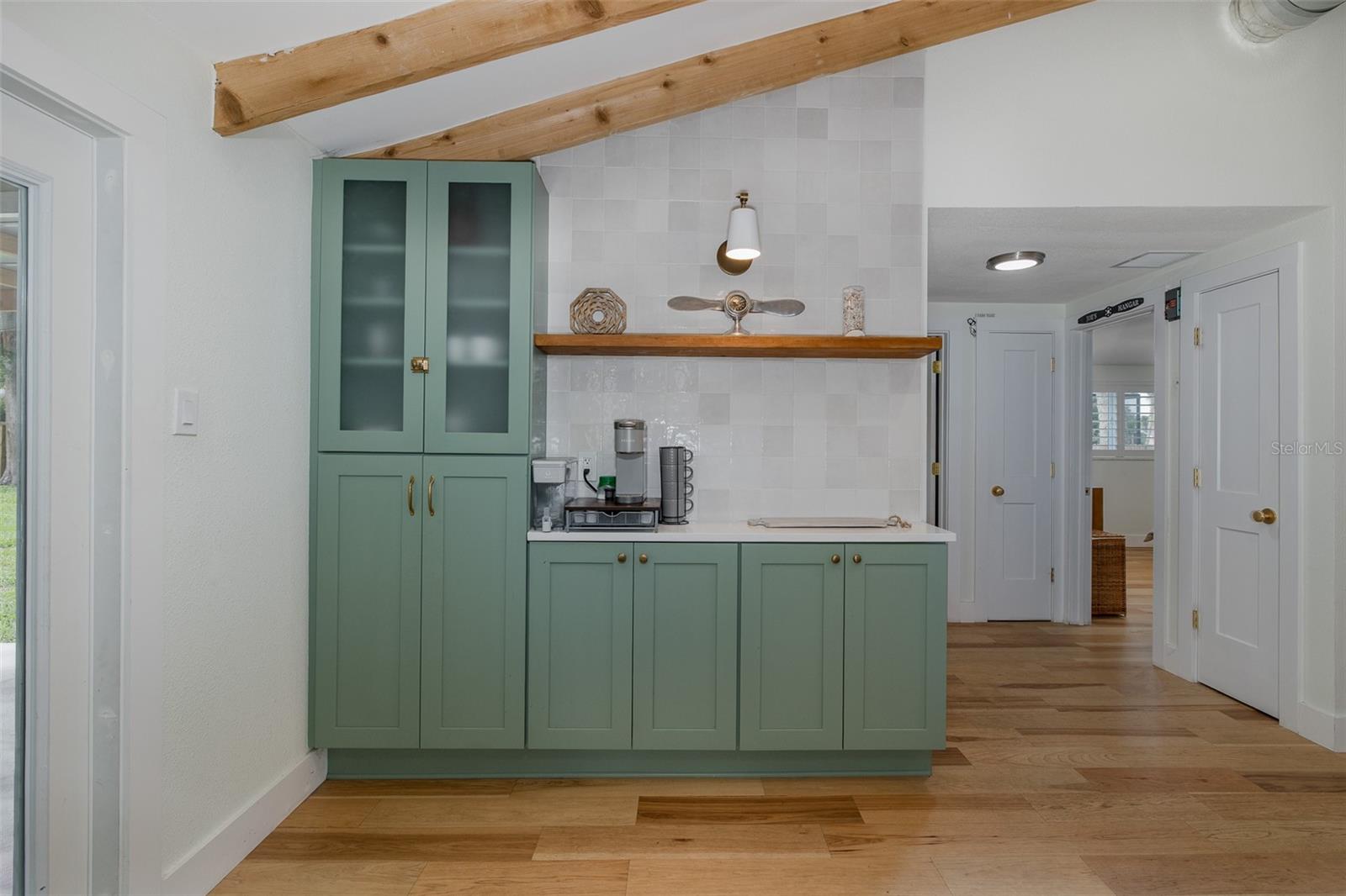 BARRISTER COUNTER WITH ADDITIONAL CABINETRY