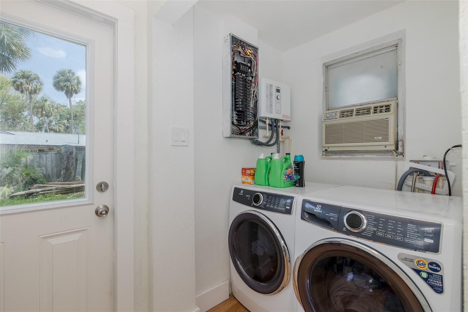 INSIDE LAUNDRY