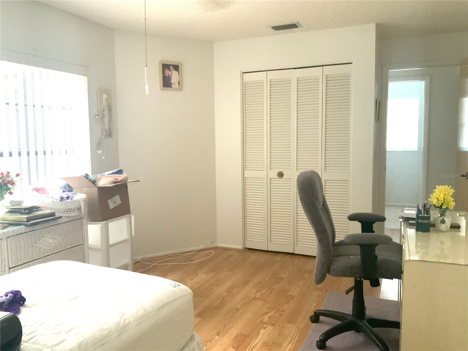 2nd bedroom