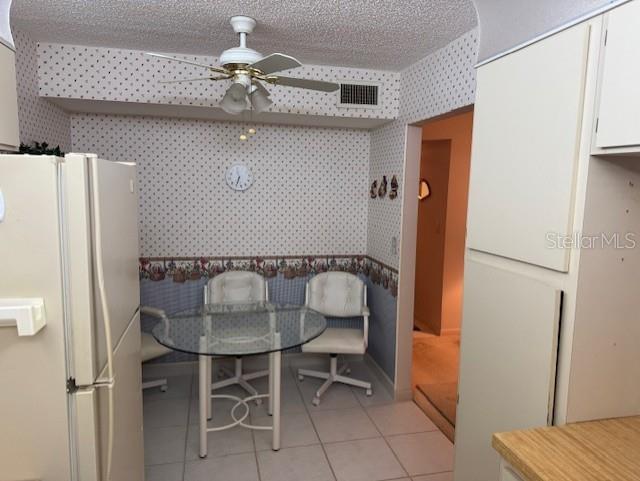 TB8394329