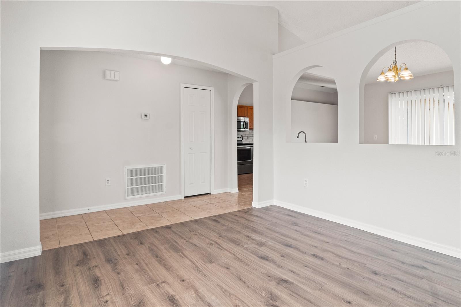 Foyer / Dining Room