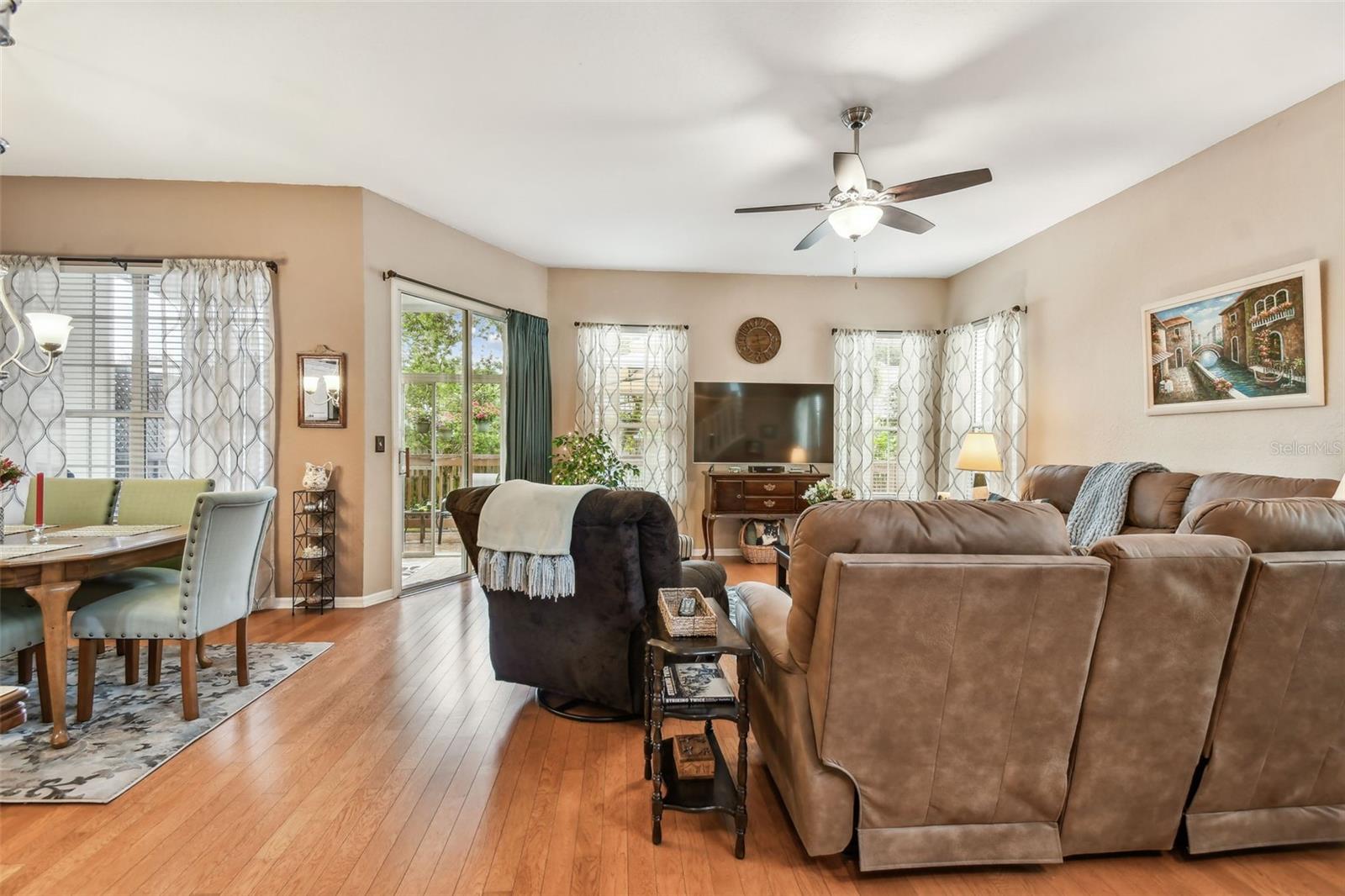 Large Living room with plenty of room for a sectional sofa.