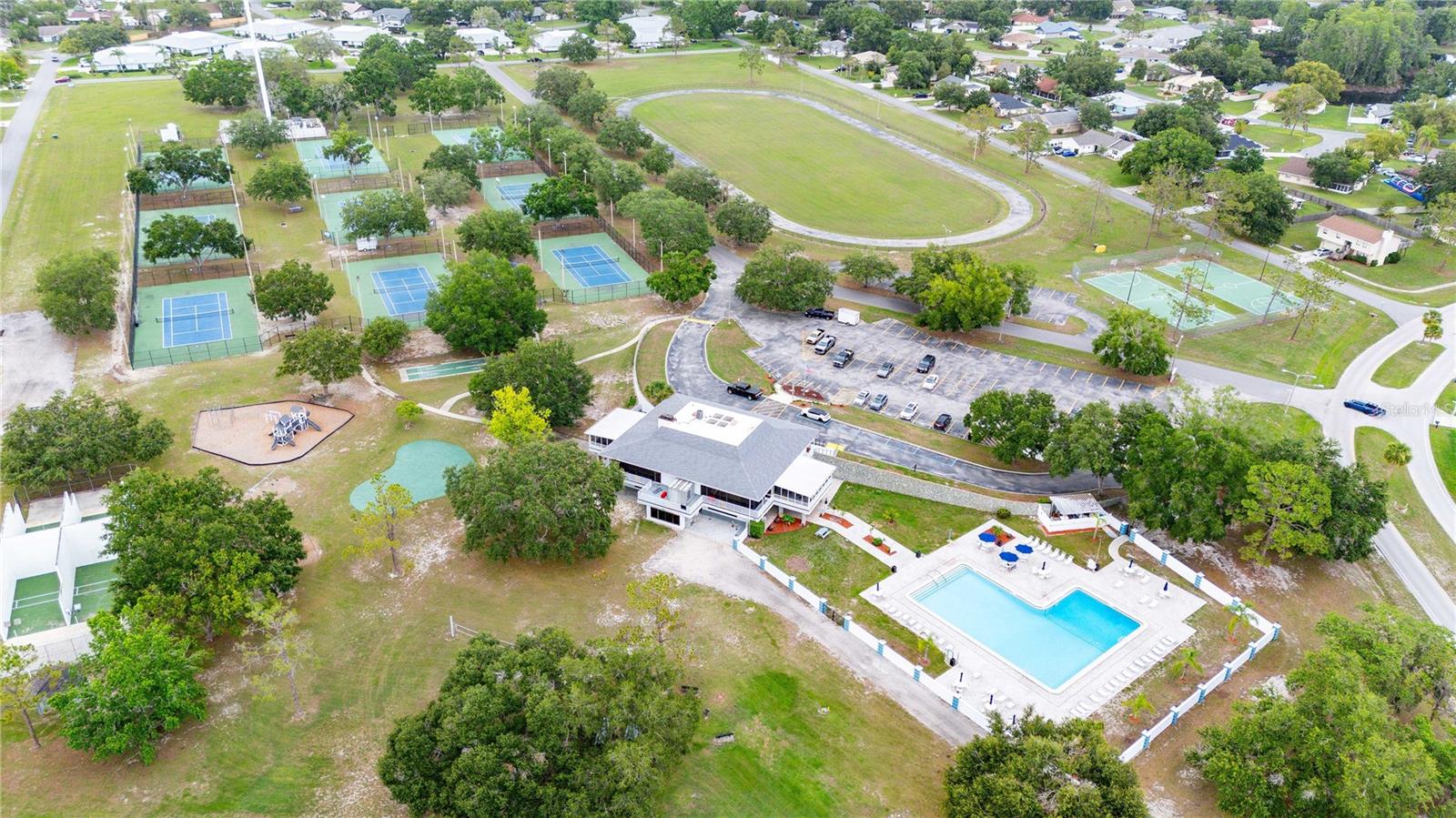 Lake Padget Estates East Clubhouse facilities