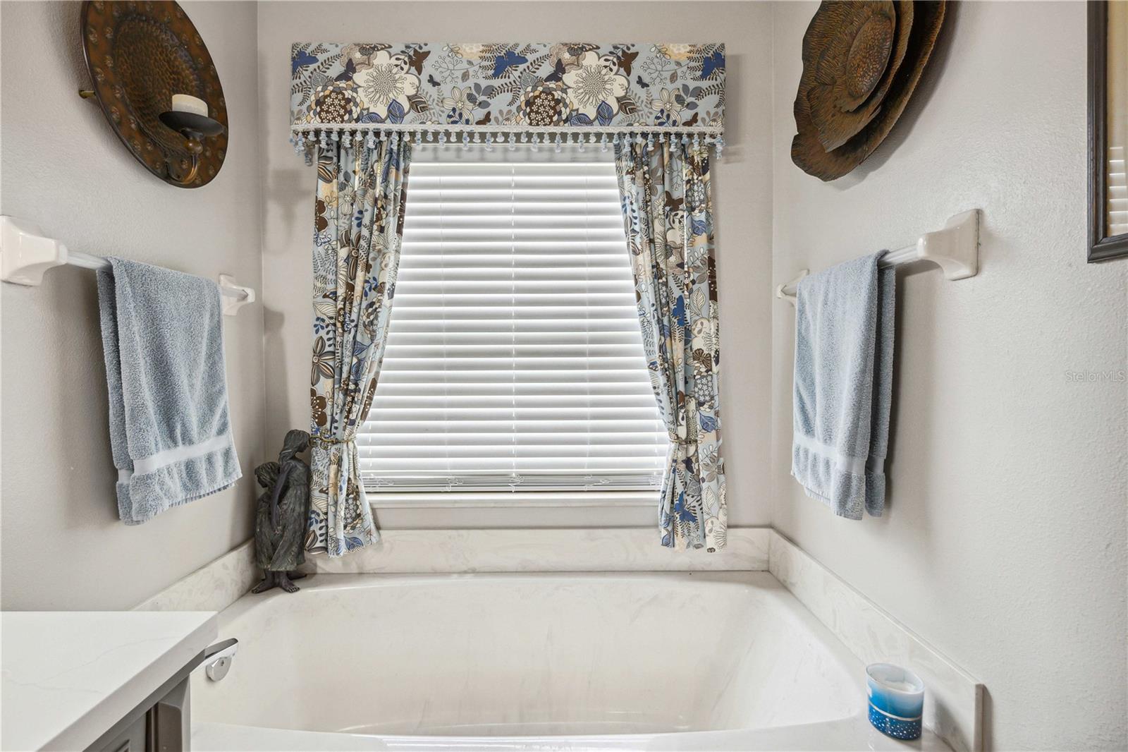 Garden tub