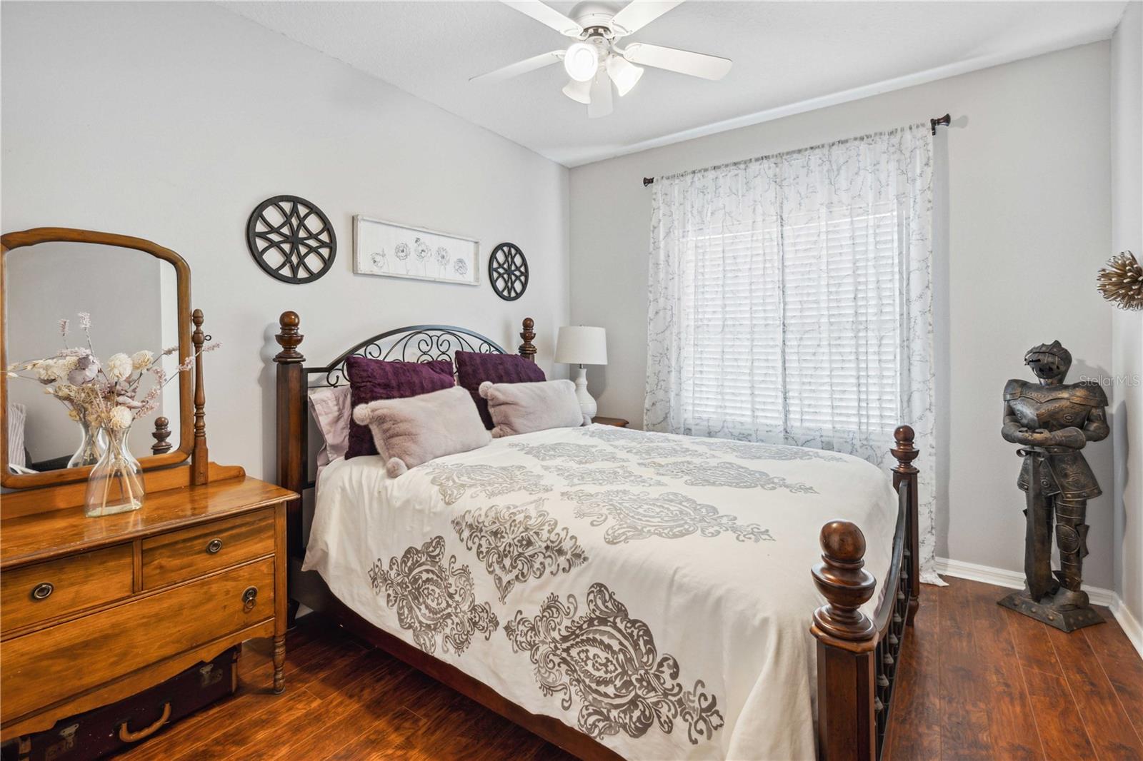 2nd bedroom