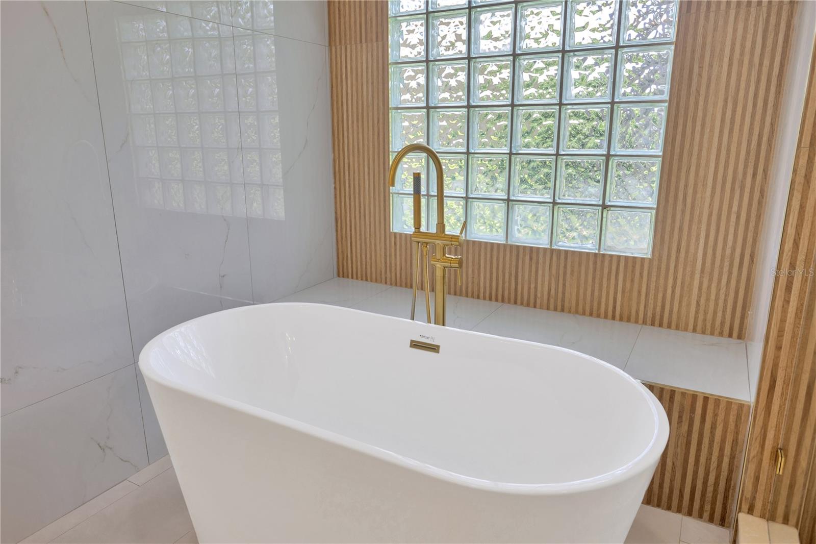 Primary bedroom bath