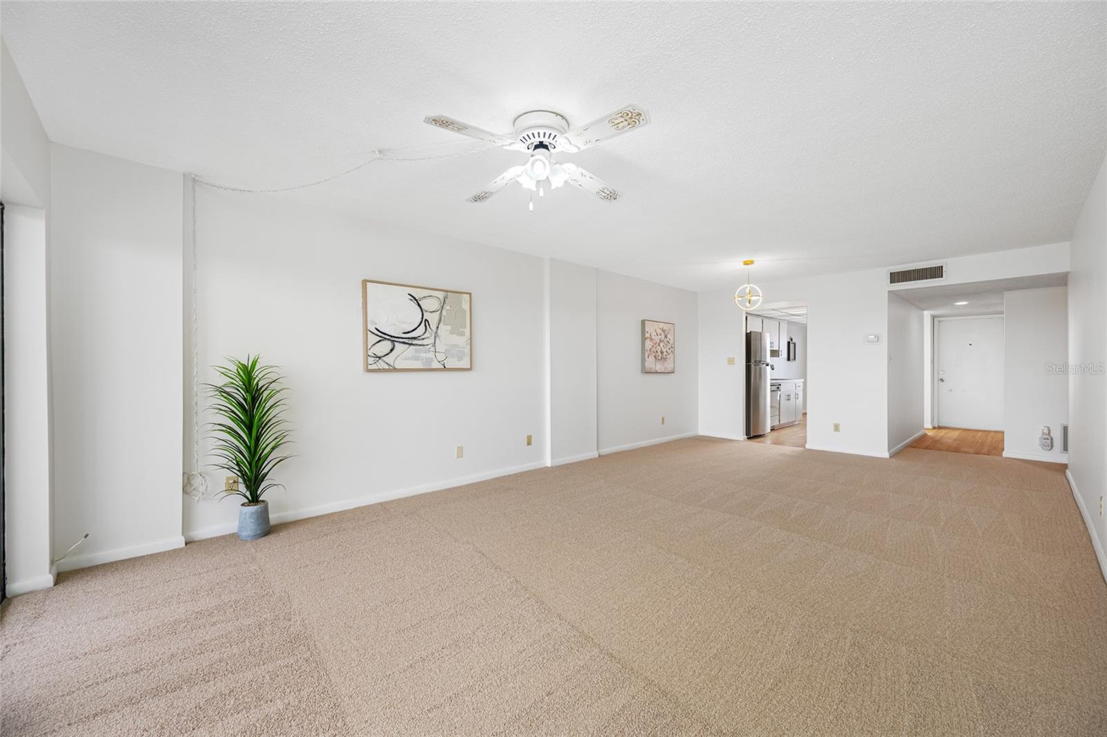 Living Dining Area