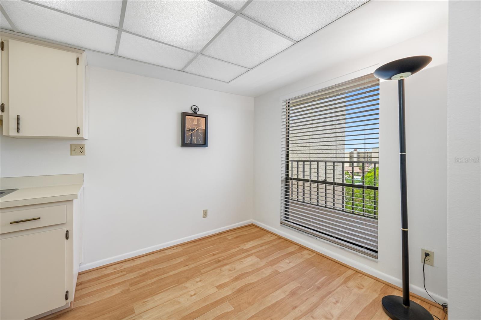 Eat-in Kitchen Space