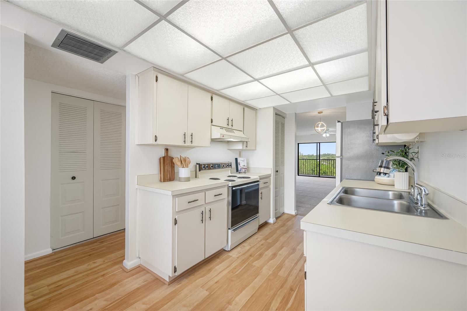 Plenty of cabinet space in the kitchen