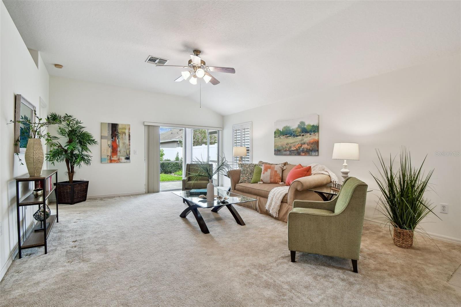 Main Living w/slider to Lanai