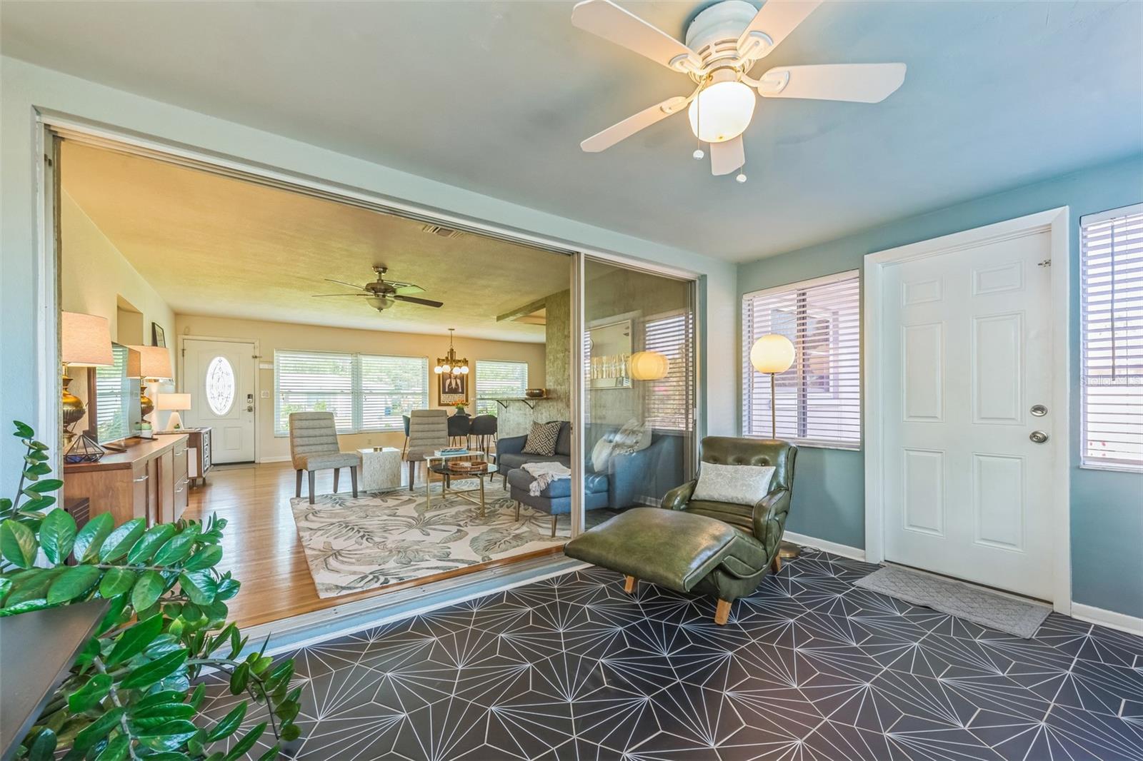 Florida room with AC