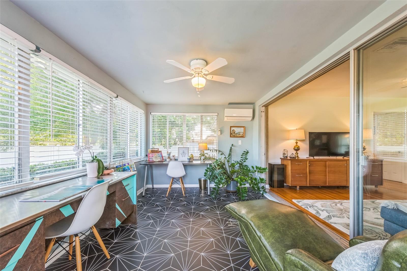Florida room with AC