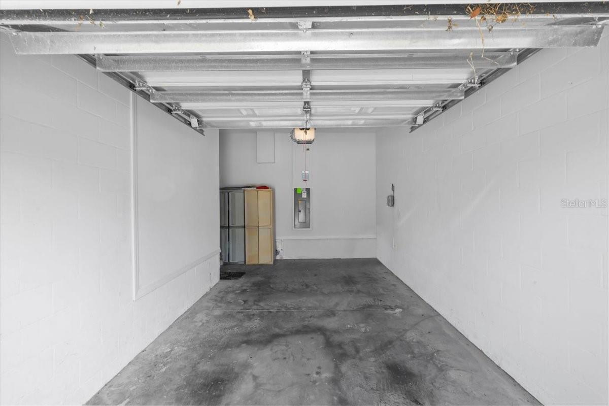 Spactious 1 car garage