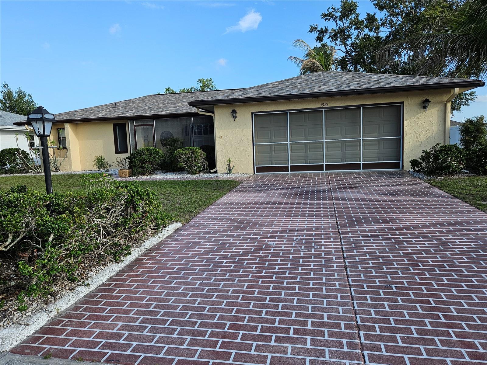 Nice long driveway
