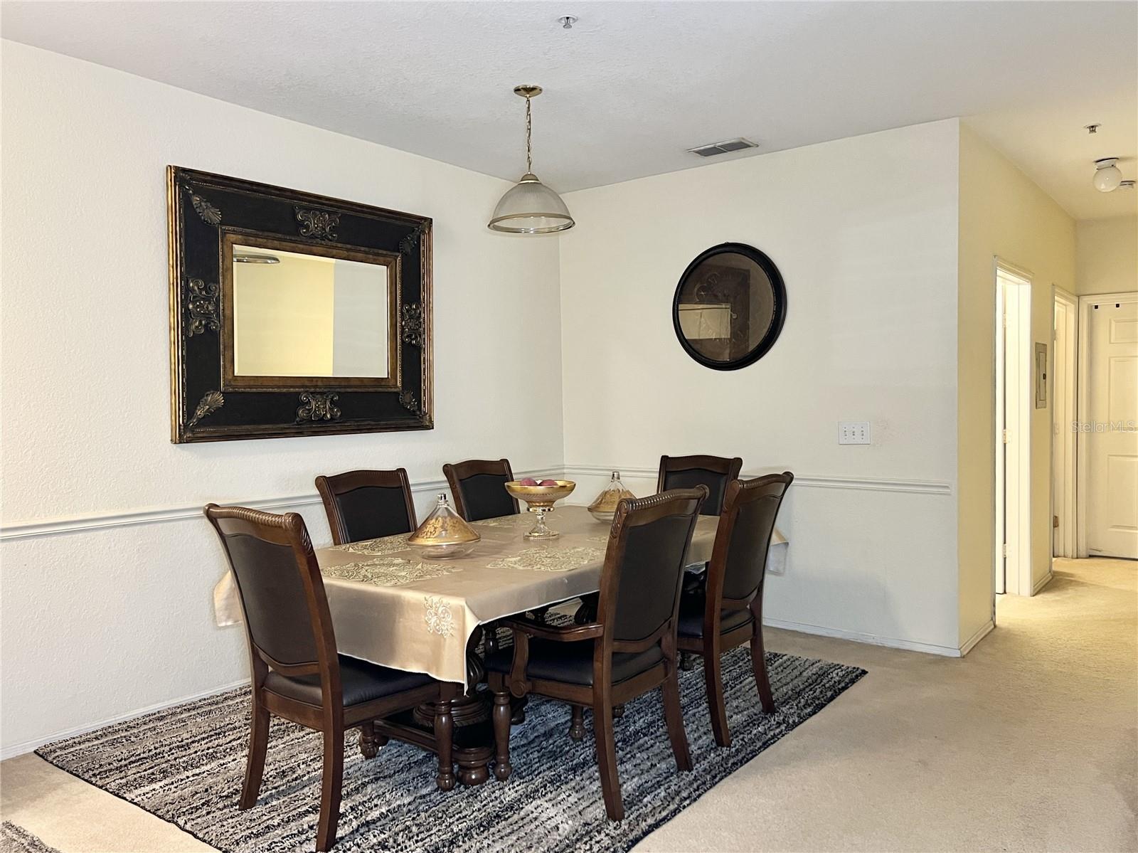 Dining Area - 10'7" x 11'6"