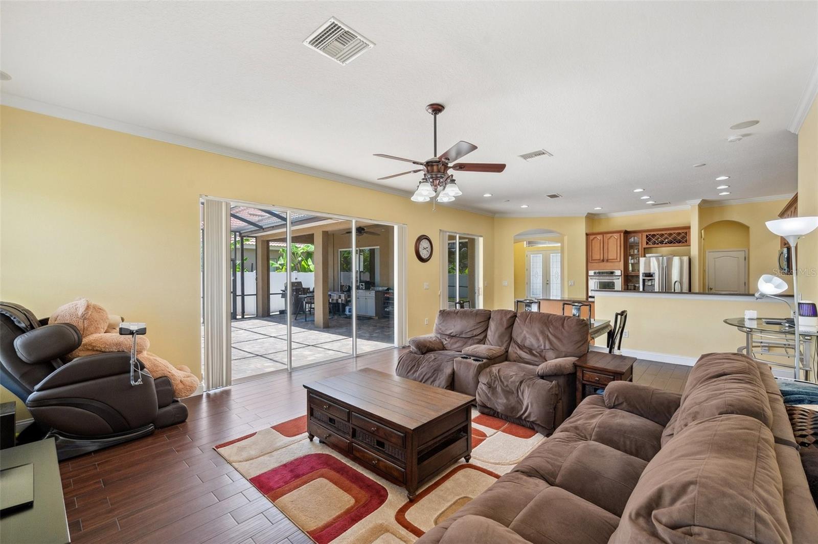 Light & bright family room