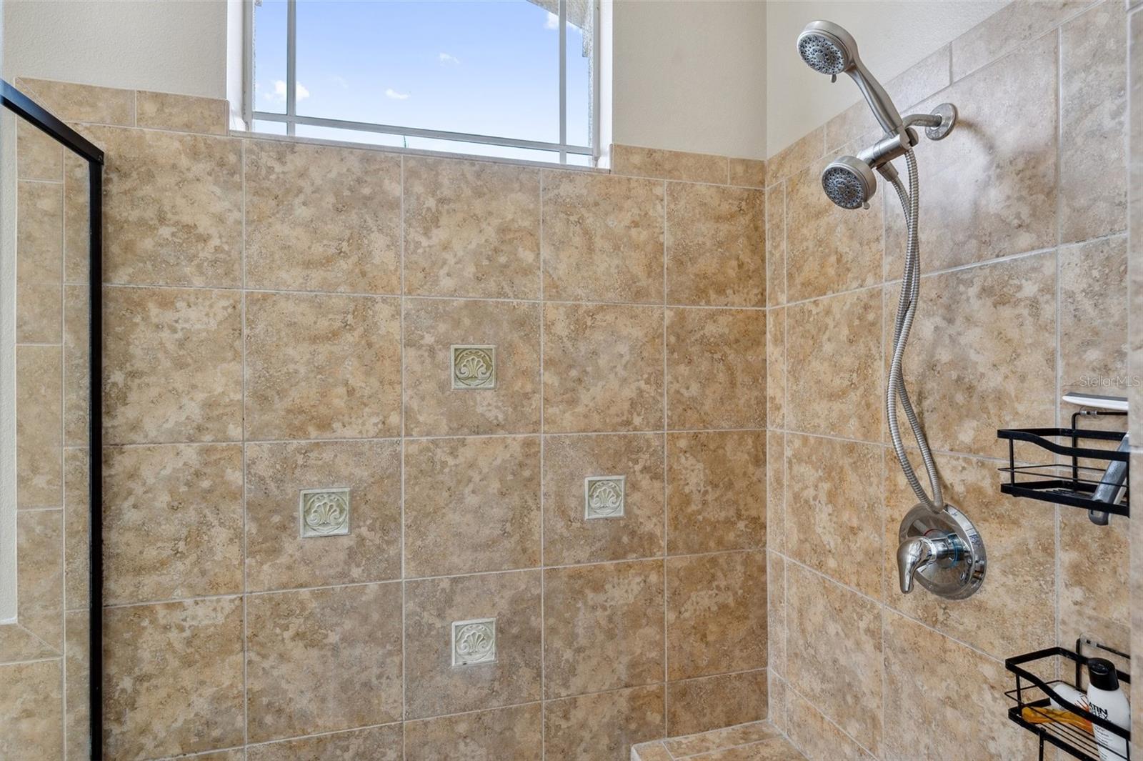 Dual shower heads
